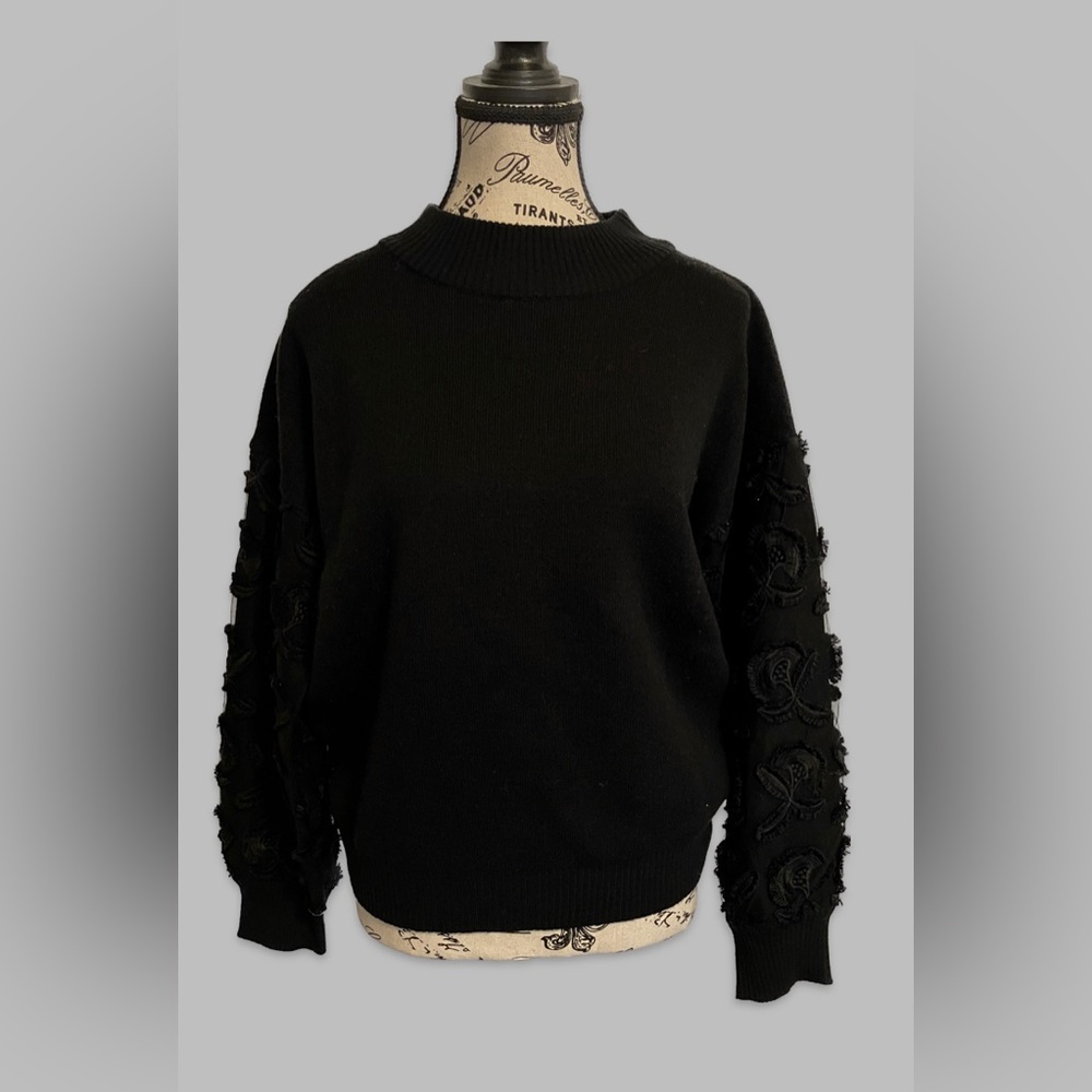 Mock neck lace sleeve sweater (M)